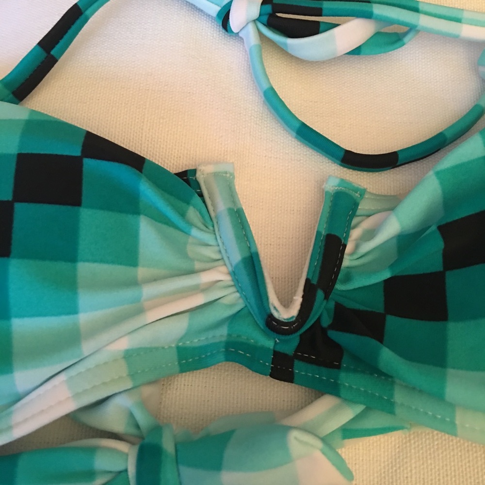 Relleciga • Geometric Bikini - Picture 3 of 8